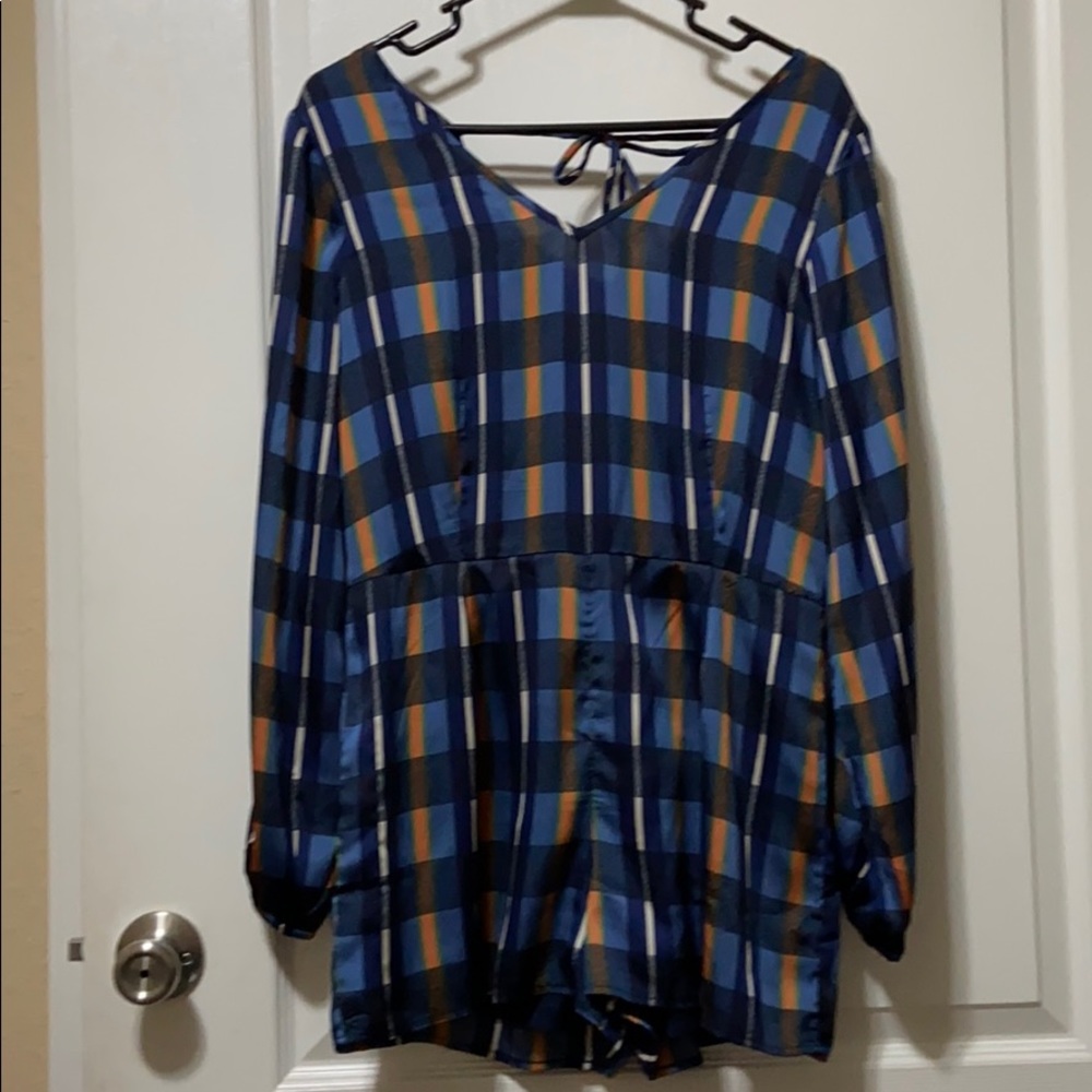 Luxe plaid size medium long sleeve romper